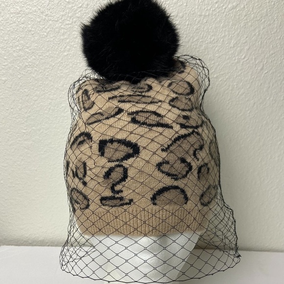 🆕BCBGMaxAzria CAMEL LEOPARD PRINT BEANIE WITH BLACK VEIL & RABBIT FUR POMPOM - Picture 3 of 8